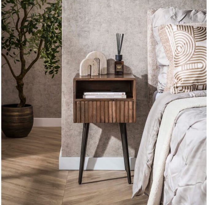 Nachtkastje 1L Carve - Massief acacia drift brown