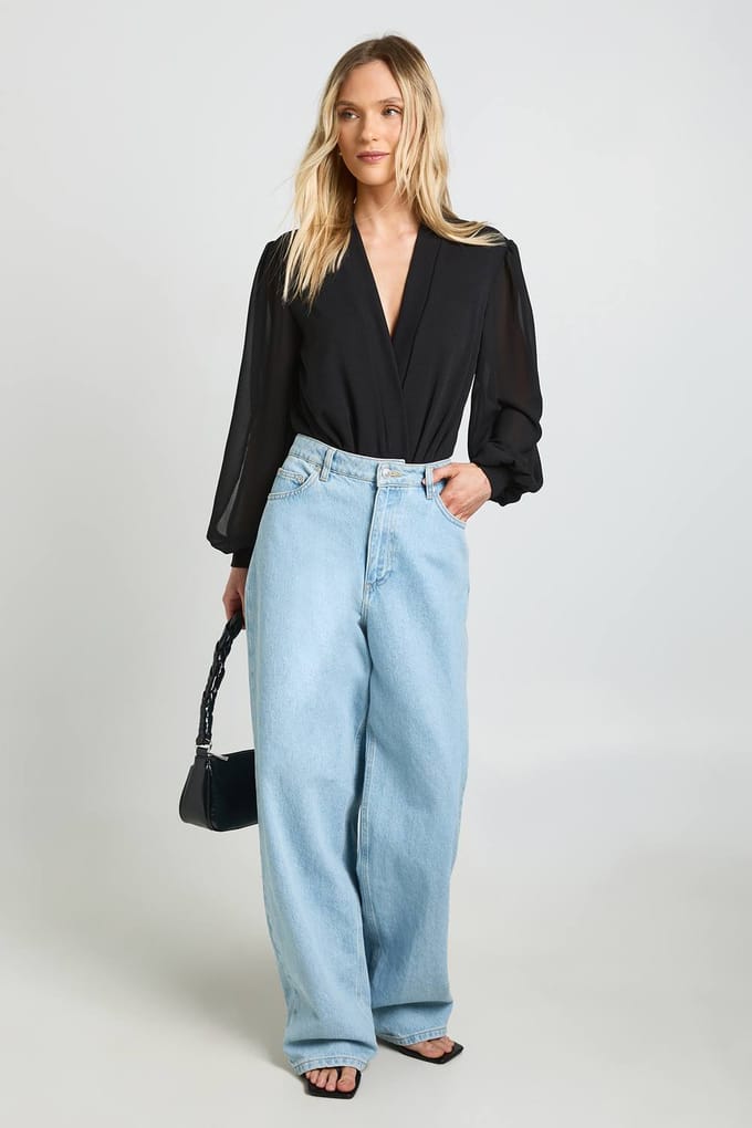 boohoo Dames Petite Wikkel Chiffon Mouw Bodysuit | Black | Maat: 12