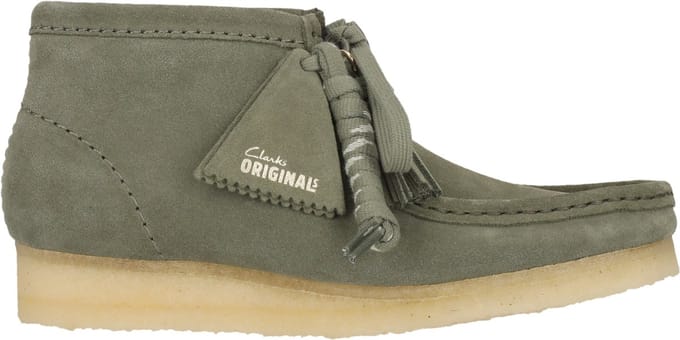 CLARKS Schnürschuhe Wallabee Boot. Khaki/Green Sde