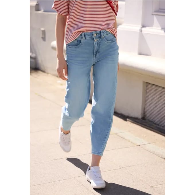 High Waist Barrel Leg Jeans in Loose Fit