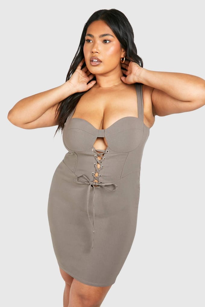 boohoo Dames Plus Bengaline Met Veters Bodycon Jurk | Taupe | Maat: 46