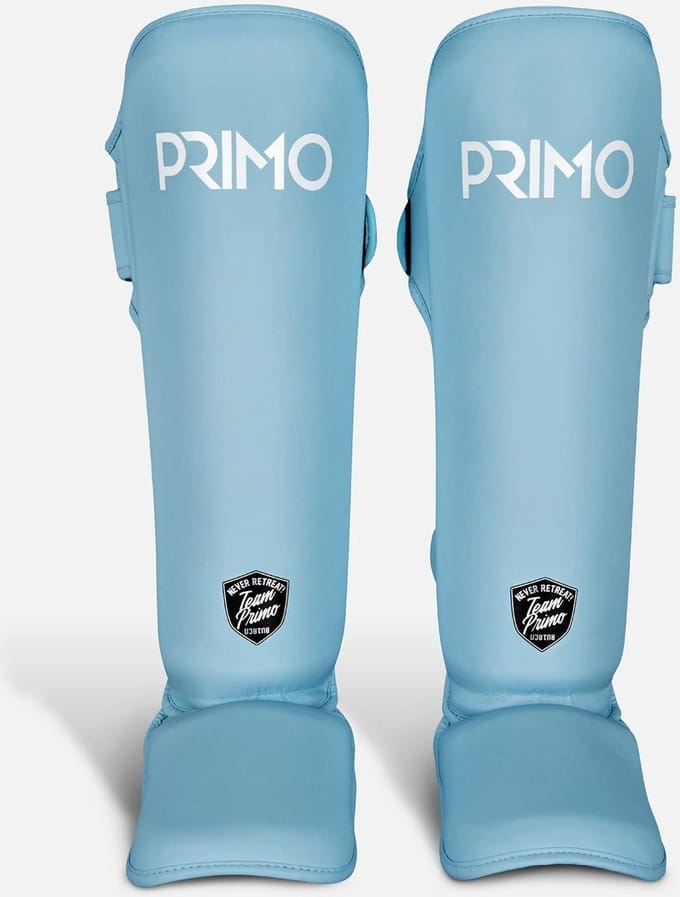 Primo Classic Muay Thai Scheenbeschermer - Arctic Blue - lichtblauw - Maat S