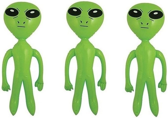 Opblaasbare groene alien figuur - 3x - 64 cm - uit space/de ruimte - buitenaards leven/wezen poppen - groene mannetjes