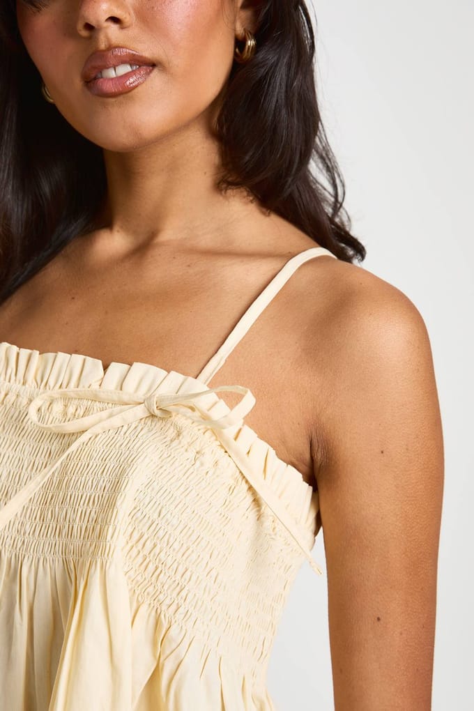 boohoo Dames Mini Gesmokte Jurk Met Gerimpeld Detail | Citroen | Maat: 38