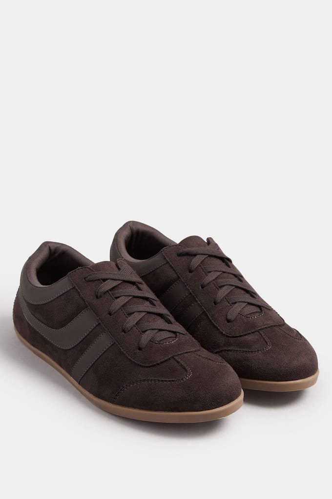 Yours Bruine Lage Retro Streep Sneakers In Extra Brede Eeepasvormsize 39EEE