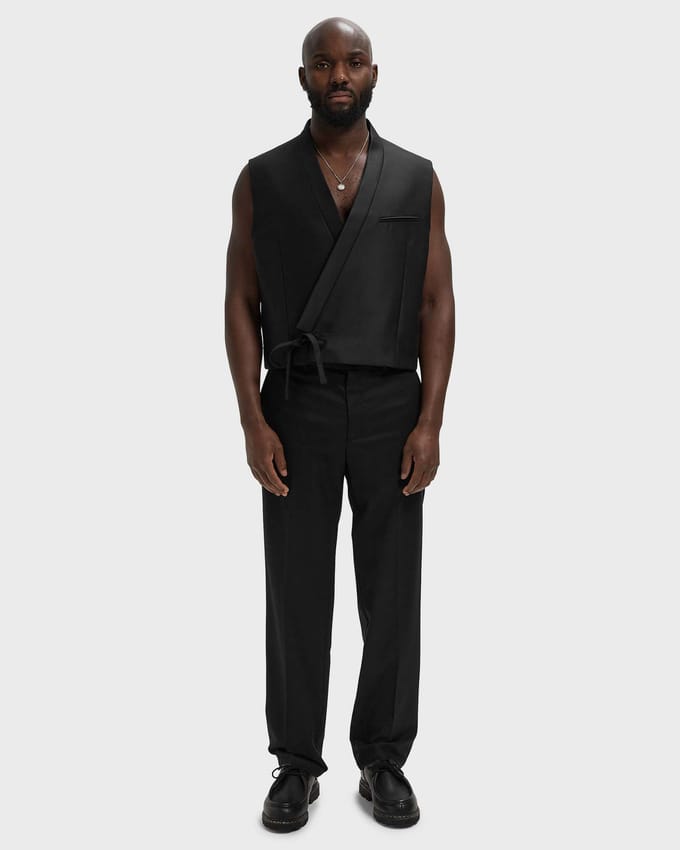 SLEEVELESSJACKET