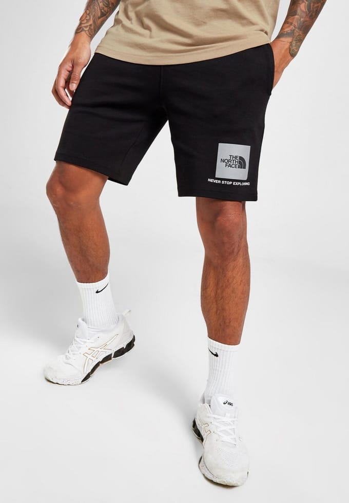 The North Face Small Box Reflecterende Logo Short in Zwart