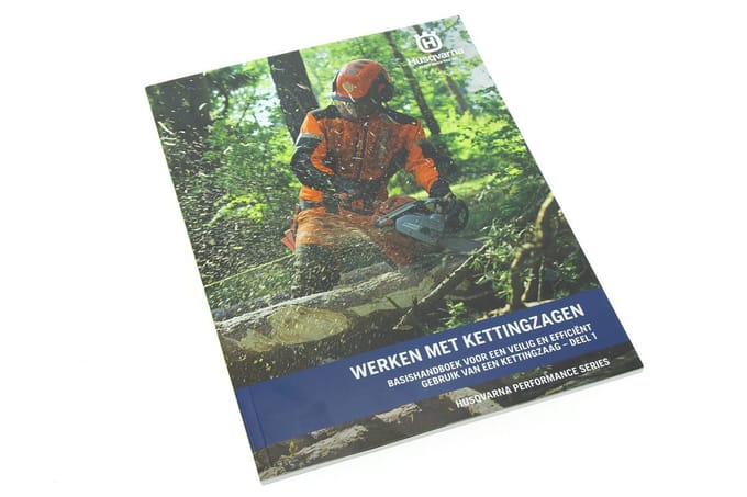 Husqvarna werken met kettingzaag deel 1