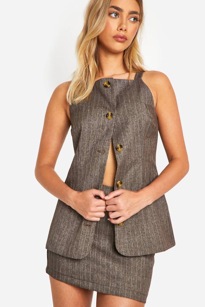 boohoo Dames Premium Pinstripe Longline Gilet | Chocolate | Maat: 10