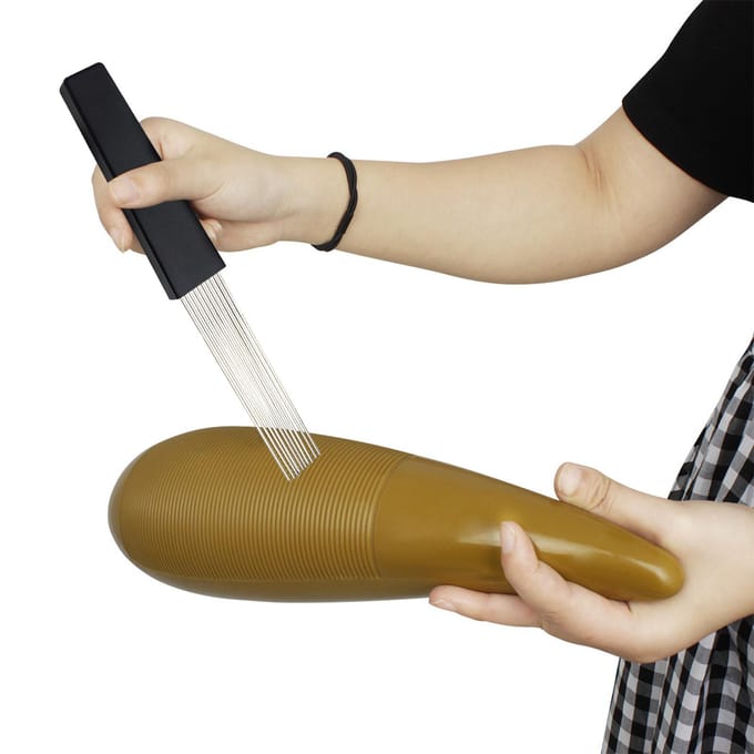 Guiro-instrument met 1 schraper Draagbaar visvormig Latijns percussie-instrument Interessant koffie