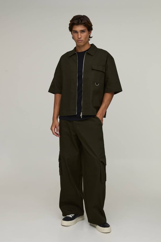 Oversized Overshirt Met Korte Mouwen & Wijde Cargo Broek Set | Khaki | Size Medium