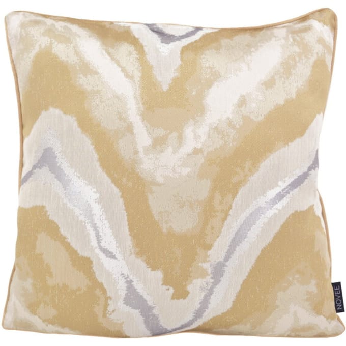 NOVÉE Sierkussen golden wave | 45 x 45 cm | jacquard/polyester
