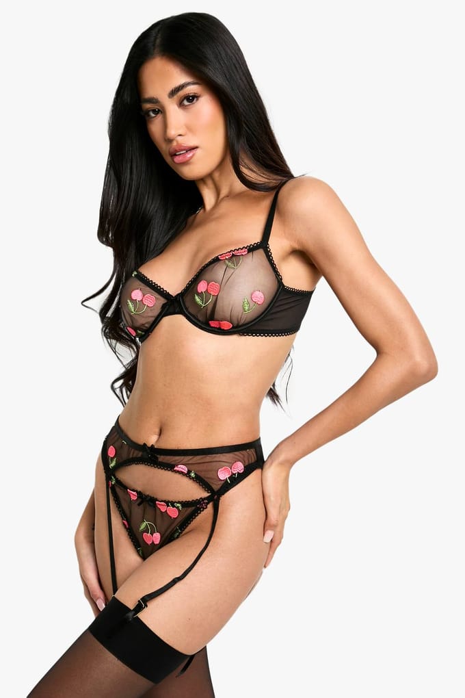 boohoo Dames Kersengeborduurde beugelde bh | Zwart | Maat: 30B