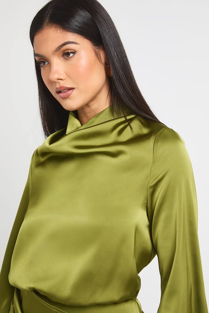 boohoo Dames Satijn Hoge Cowl Wrap Mini-jurk | Olive | Maat: 10