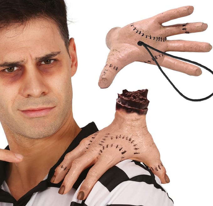 Fiestas Guirca Horror afgehakte hand op schouder - 20 cm - - met elastiek - Halloween verkleed accessoire