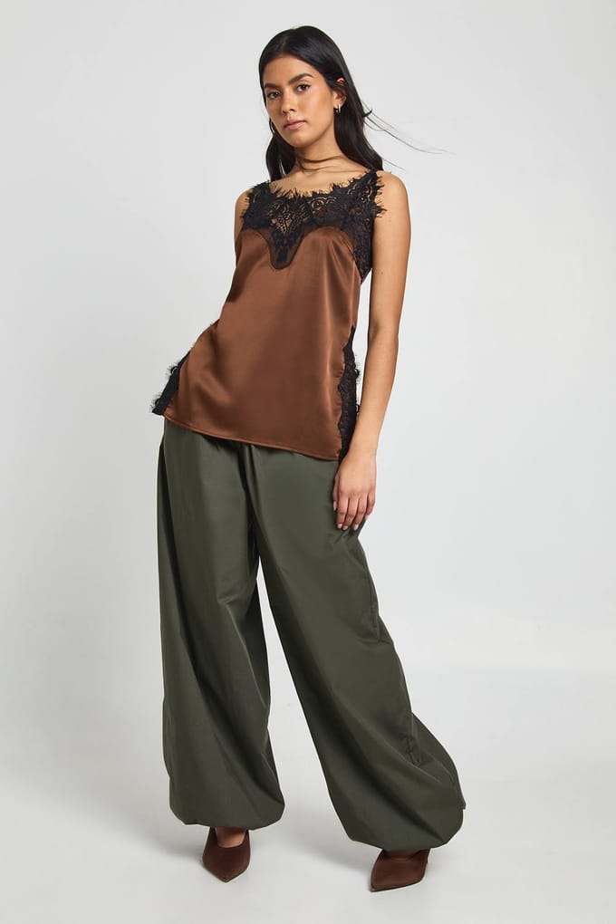 boohoo Dames Kanten Zijsplit Satijnen Cami Top | Chocoladebruin | Maat: 38