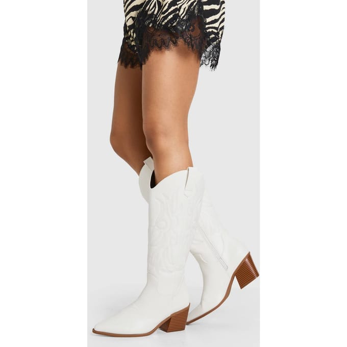 boohoo Dames Wijde Pasvorm Geborduurd Western Cowboylaarzen | Wit | Maat: 41