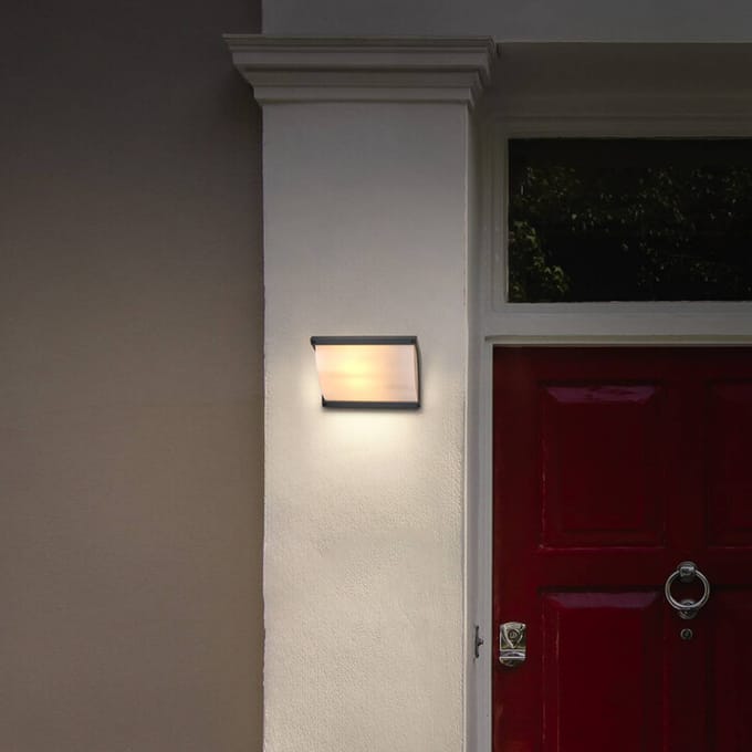 OSRAM Endura Classic LED-wandlamp Angela, E27-uitvoering, IP54, aluminium donkergrijs, Smart+ compatibel