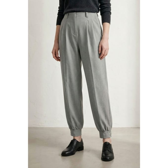 Gebuikte Knooprok Met Tailored Broek