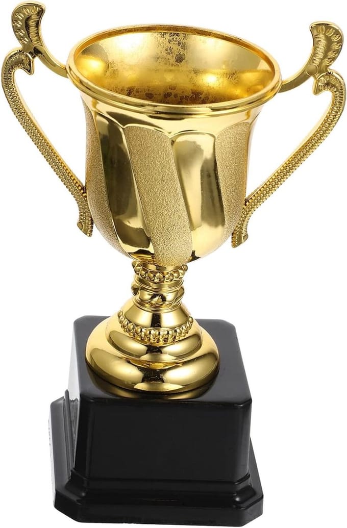 Winst Trofee - Prijs Cup - Wedstrijd Beloning - Plastic Kinderontwerp - 21.1 x 11cm - Goud
