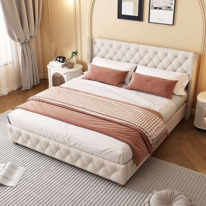 MODFU Bedframe 140x190 cm – Beige linnen met capitonné stiksels & siernagels – Lattenbodem