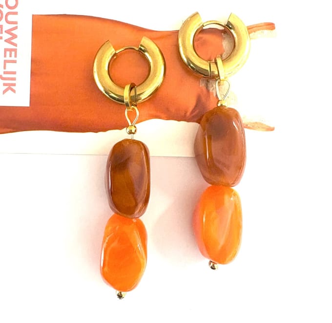 Oorringen acryl kralen oranje/cognac