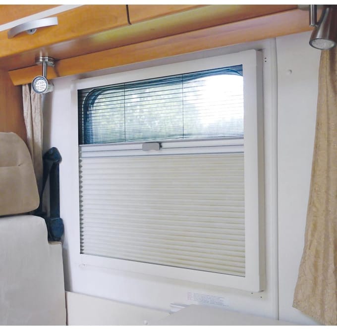 Remibase 2 Crèmewit 900x400