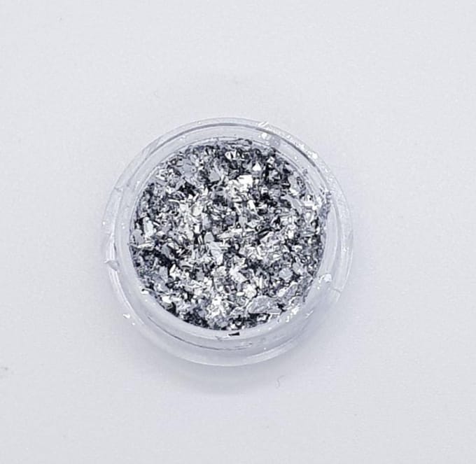Korneliya Folie Flakes Piramide Silver