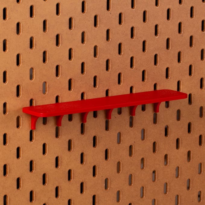Standaard plankje vlak voor Ikea Skadis Pegboard 24x5 cm - Rood - Display
