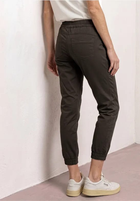 Slim legs broek in een lichtgewicht stof