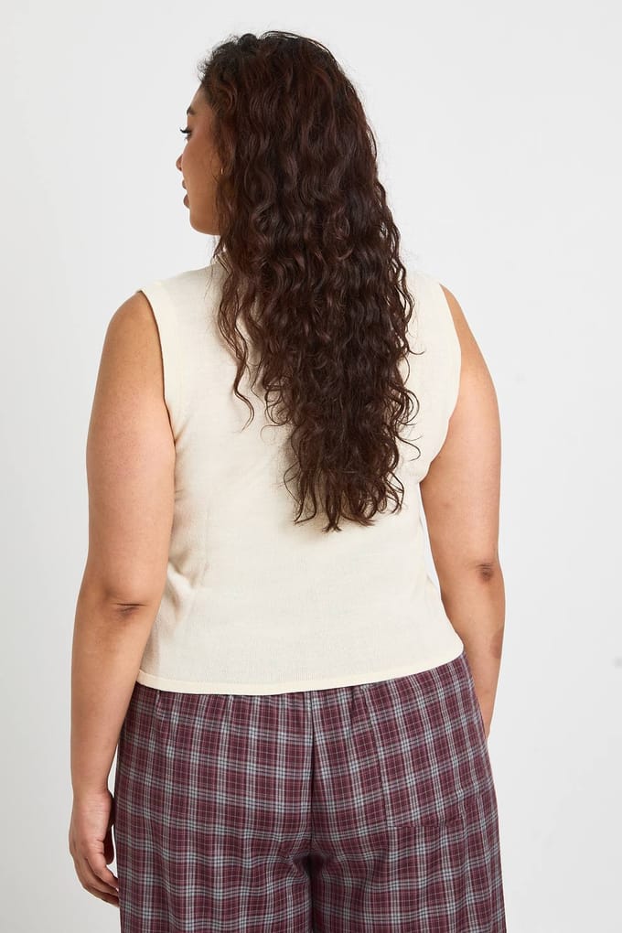 boohoo Dames Pluslichtgewicht Vest met Knoopsluiting | Cream | Maat: 28
