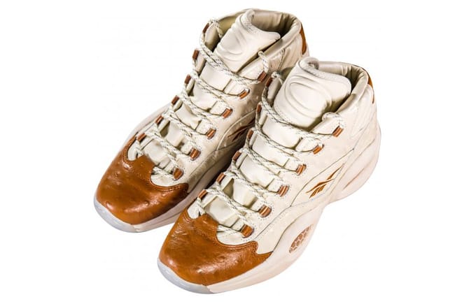 Question Sneakersnstuff x Question Reebok 'Lux' BD2532 42 beige