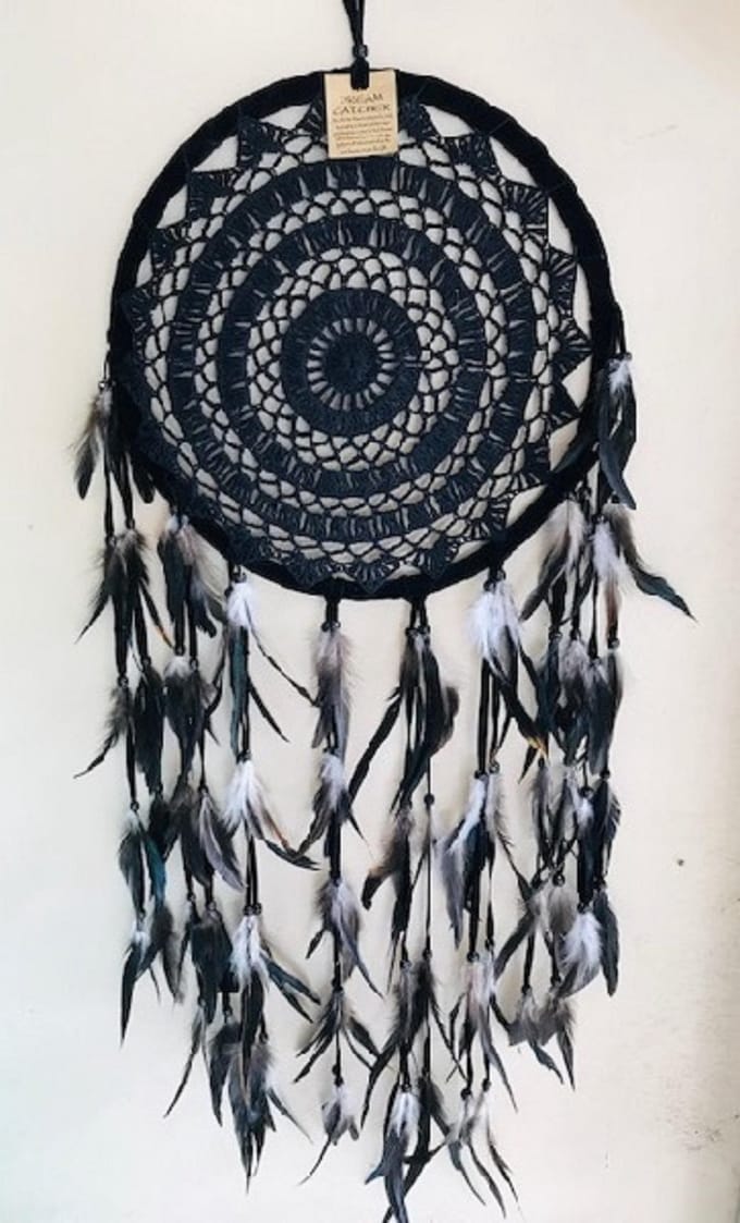 Dromenvanger Tommy zwart met veren 31 cm