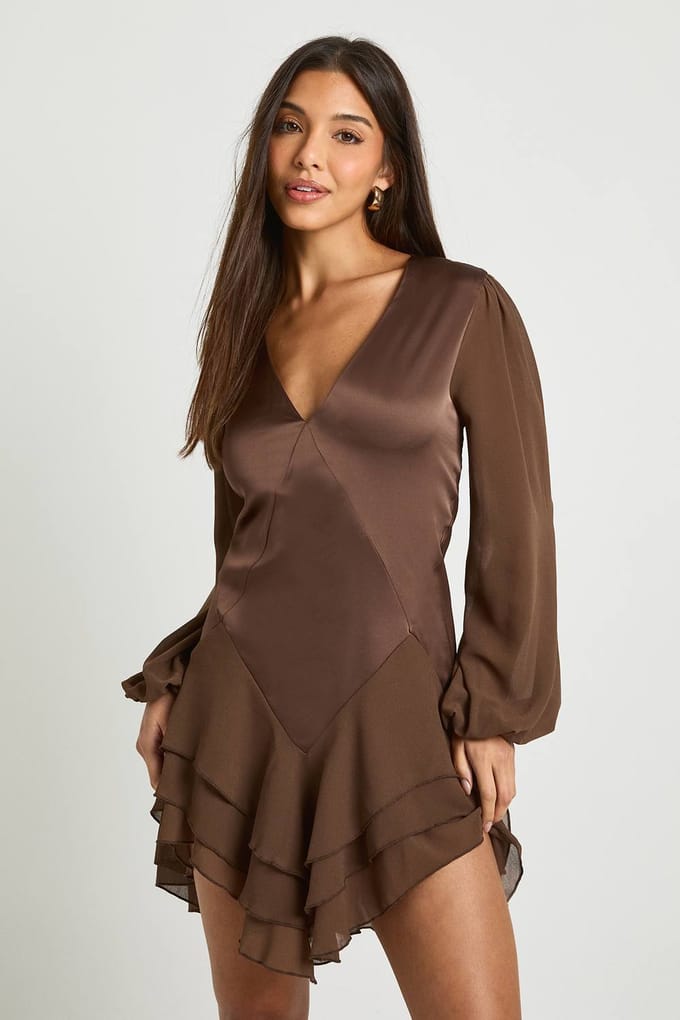 boohoo Dames Chiffon Mix Gepanelde Smockjurk | Chocolate | Maat: 8