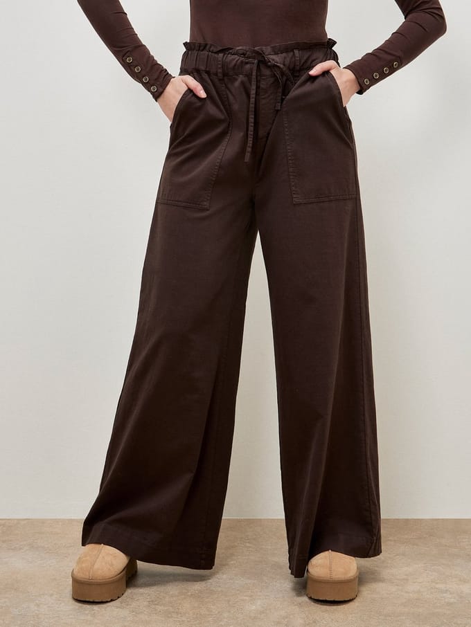 Broek met paperbag-taille en wijde pijpen
