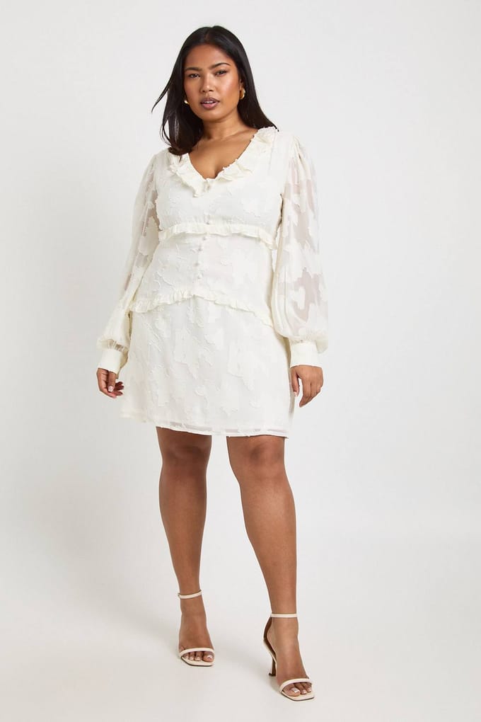 boohoo Dames Plus Burnout Chiffon Ruffle Smock Jurk | Ivoor | Maat: 44