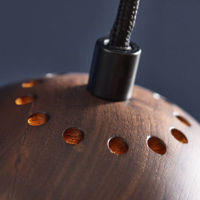 FRANDSEN Hanglamp Ball, walnoot, Ø 12 cm, hout