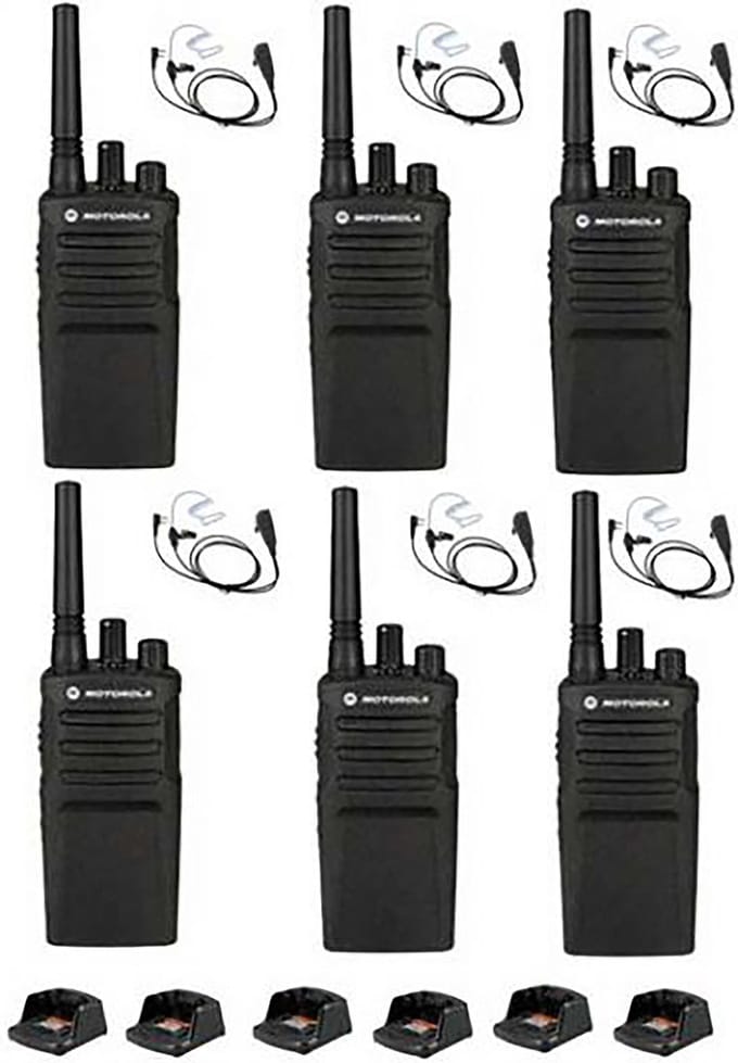 Set van 6 Motorola XT420 UHF IP55 PMR446 met laders D-shape oortje en koffer