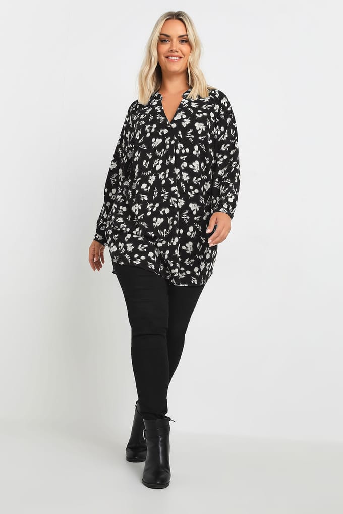 Yours Blouse Met Bloemontwerp Met Textuur In Zwart/Wit Size 48