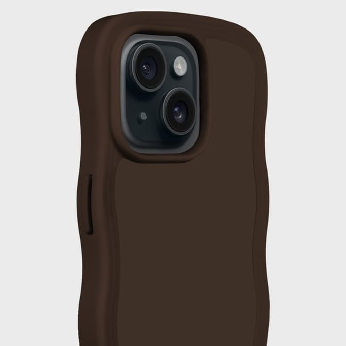 Holdit Wavy Case geschikt voor Apple iPhone 17e / 16e / 15 / 14 / 13 - Chocolate