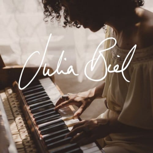 Julia Biel - Julia Biel