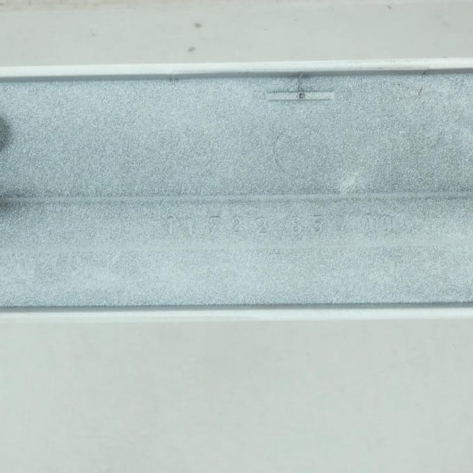 Cache latéral droit pour scooter Peugeot 50 SV Geo 722854BL Blanc Neuf