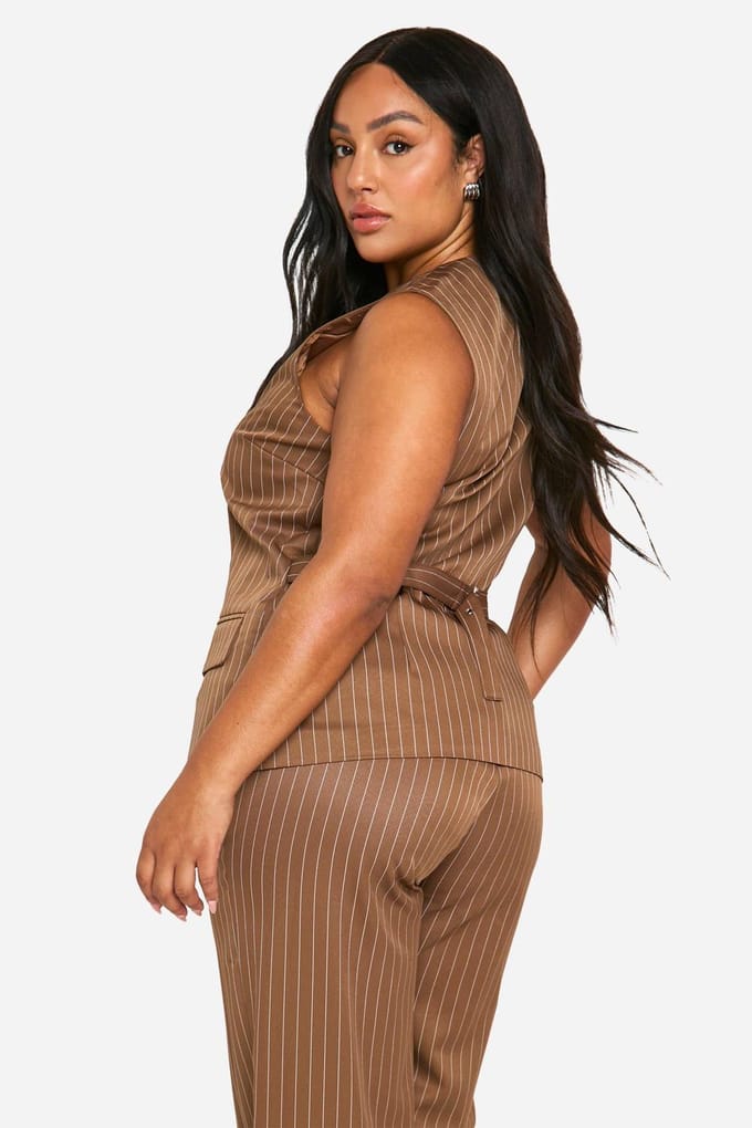 boohoo Dames Plus Longline Pinstripe Weste | Mokka | Maat: 56