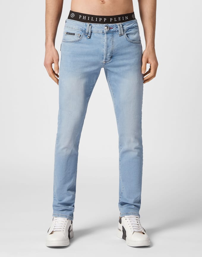 Jeans Recht Model