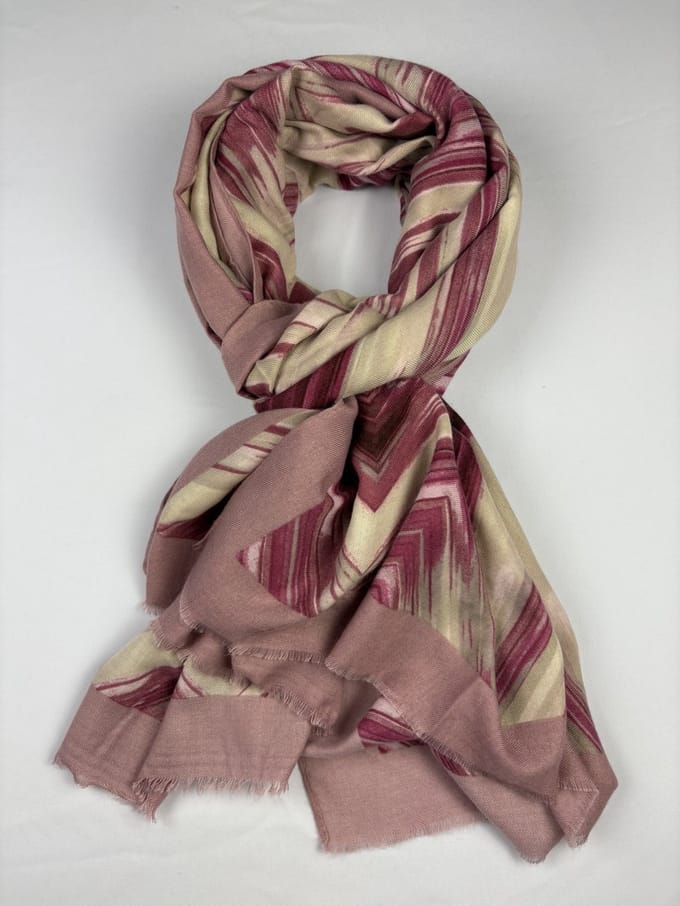 Nette dames sjaal met chevron zigzag print 20% wol met 80% viscose