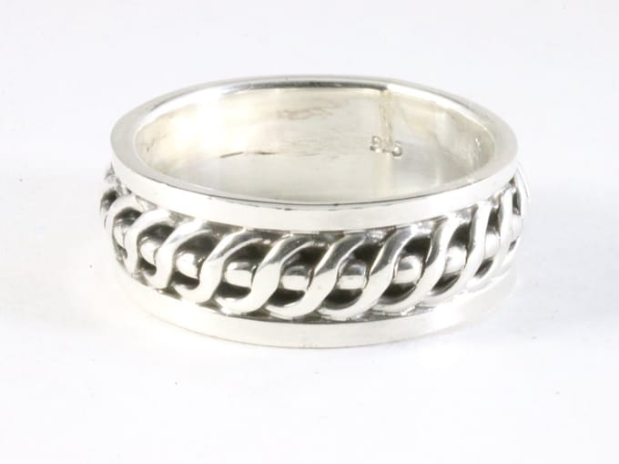 Zware zilveren ring met kruiskabel patroon - maat 21