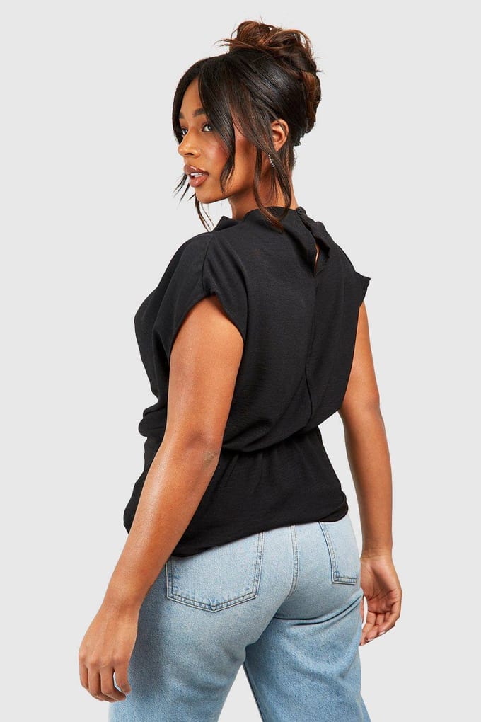 boohoo Dames Plus Knot Cowl Neck Blouse | Black | Maat: 16
