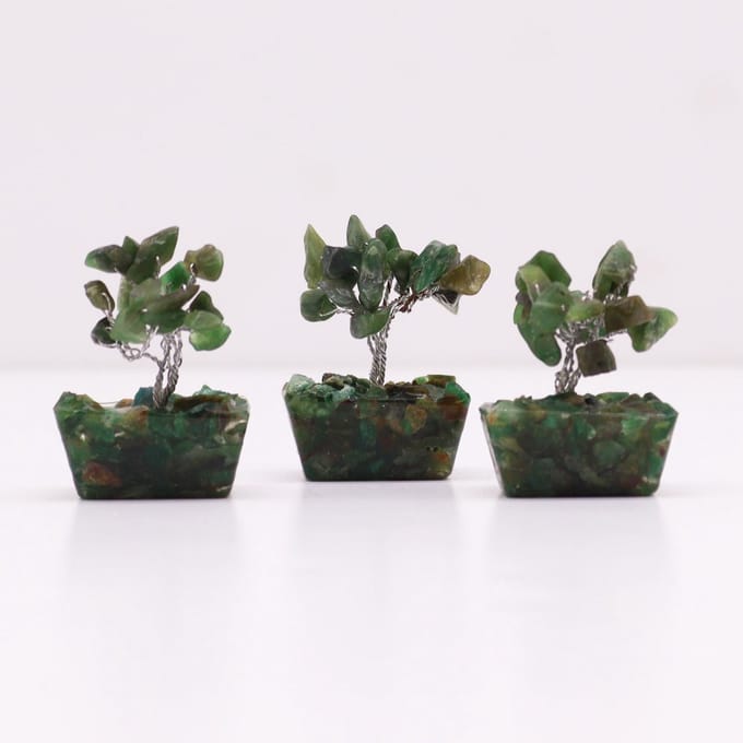 Mini edelsteenbomen op orgonite basis - groene aventurijn (15 stenen)