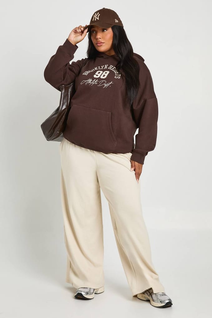 boohoo Dames Plus Brooklyn Heights 98 Oversized Hoodie | Coffee | Maat: 16