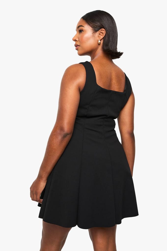 boohoo Dames Plus Double Bengaline Gestructureerde Gepaneerde Mini Skater Jurk | Black | Maat: 28